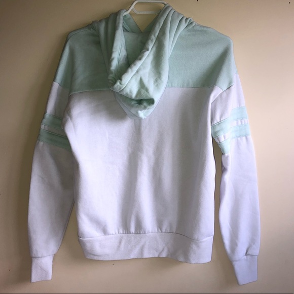 🍒2/$20🍒 Mint Green & White Hoodie - Picture 2 of 2